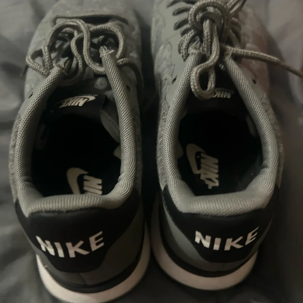 Nike Internationalist X Grey Fleece 8.5